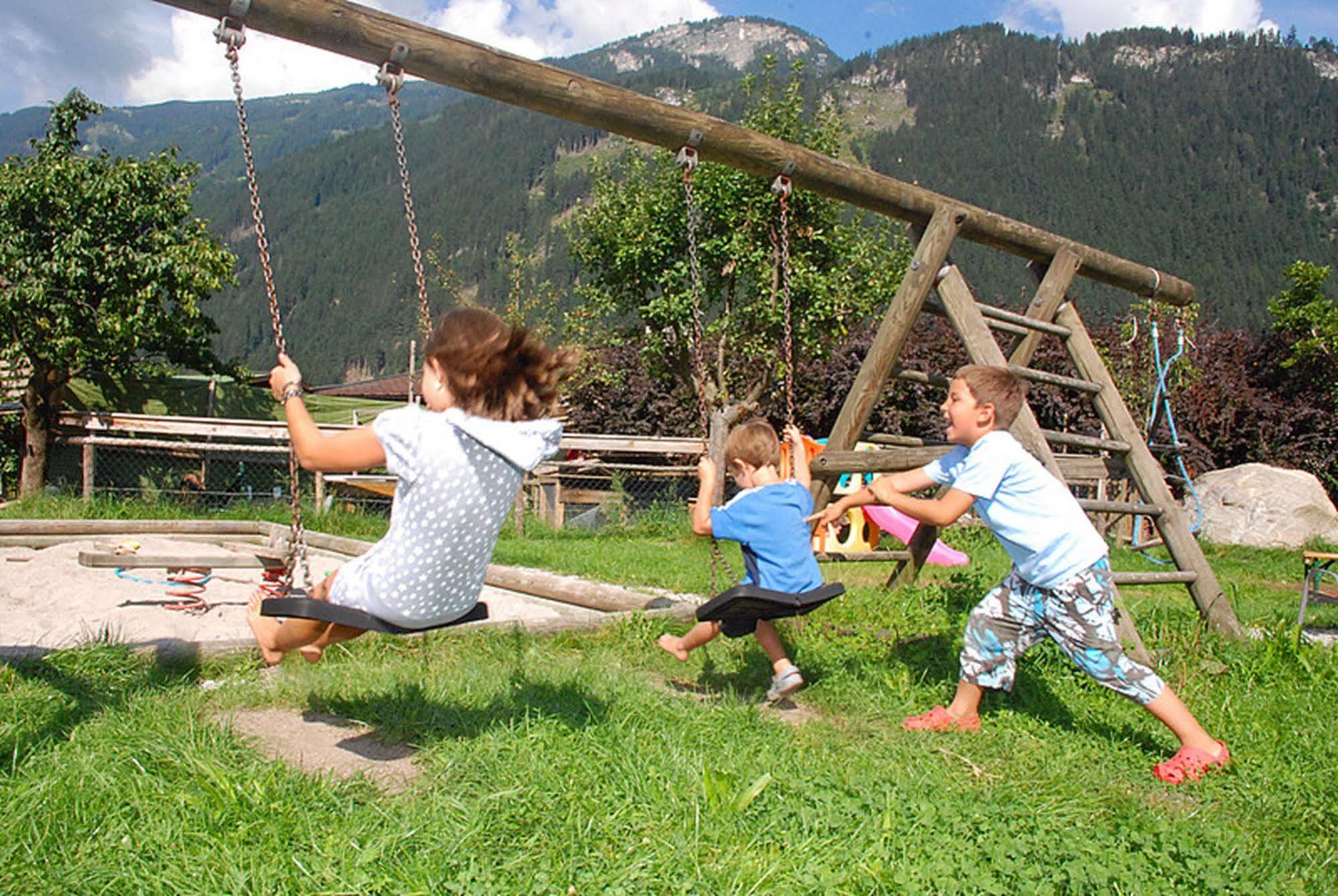 Alpenchalet Brucke Villa Mayrhofen Exterior photo